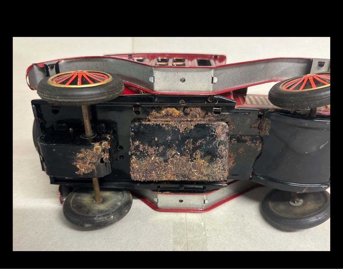 Spielzeuge: Vintage Blechauto, rot, Sammlerstück – Gebraucht aus Nussbaumen AG von olitech5415 6