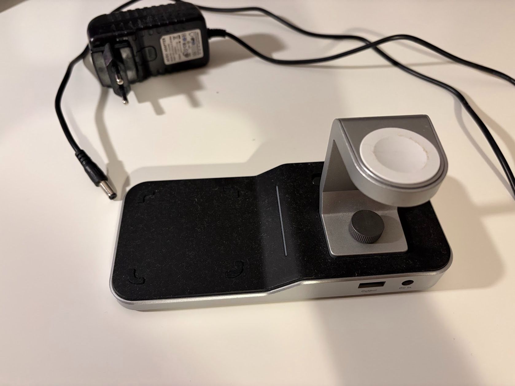 Apple Caricabatterie: Charging Dock (1 lighting, 2 wireless, 1 USB) – Usato da Zürich venduto da agg_5ttv 1