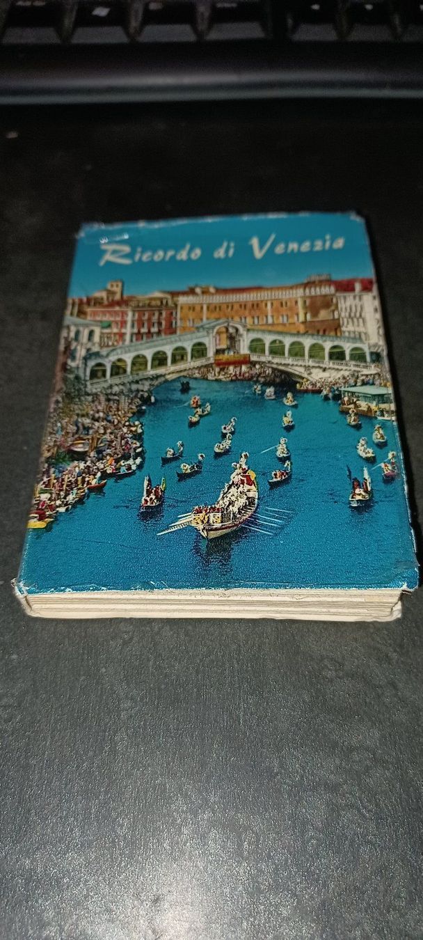Cartoline postali: Divers feuillets de cartes touristiques – Usato da PRILLY venduto da 55b_nh8l