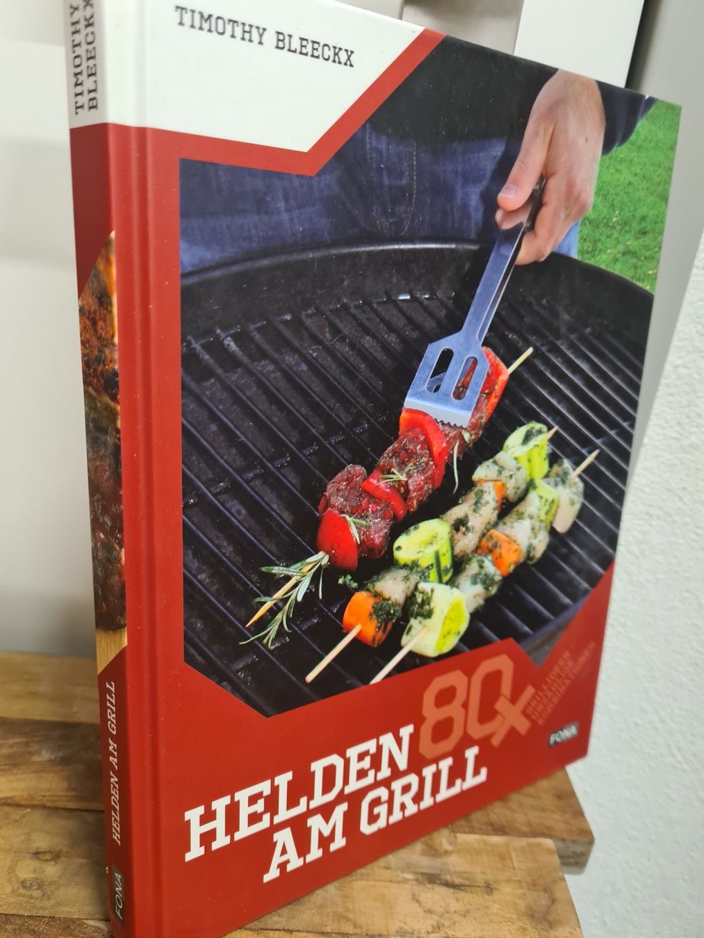 Bücher: Kochbuch / Helden am Grill – Gebraucht aus Amriswil von used2use