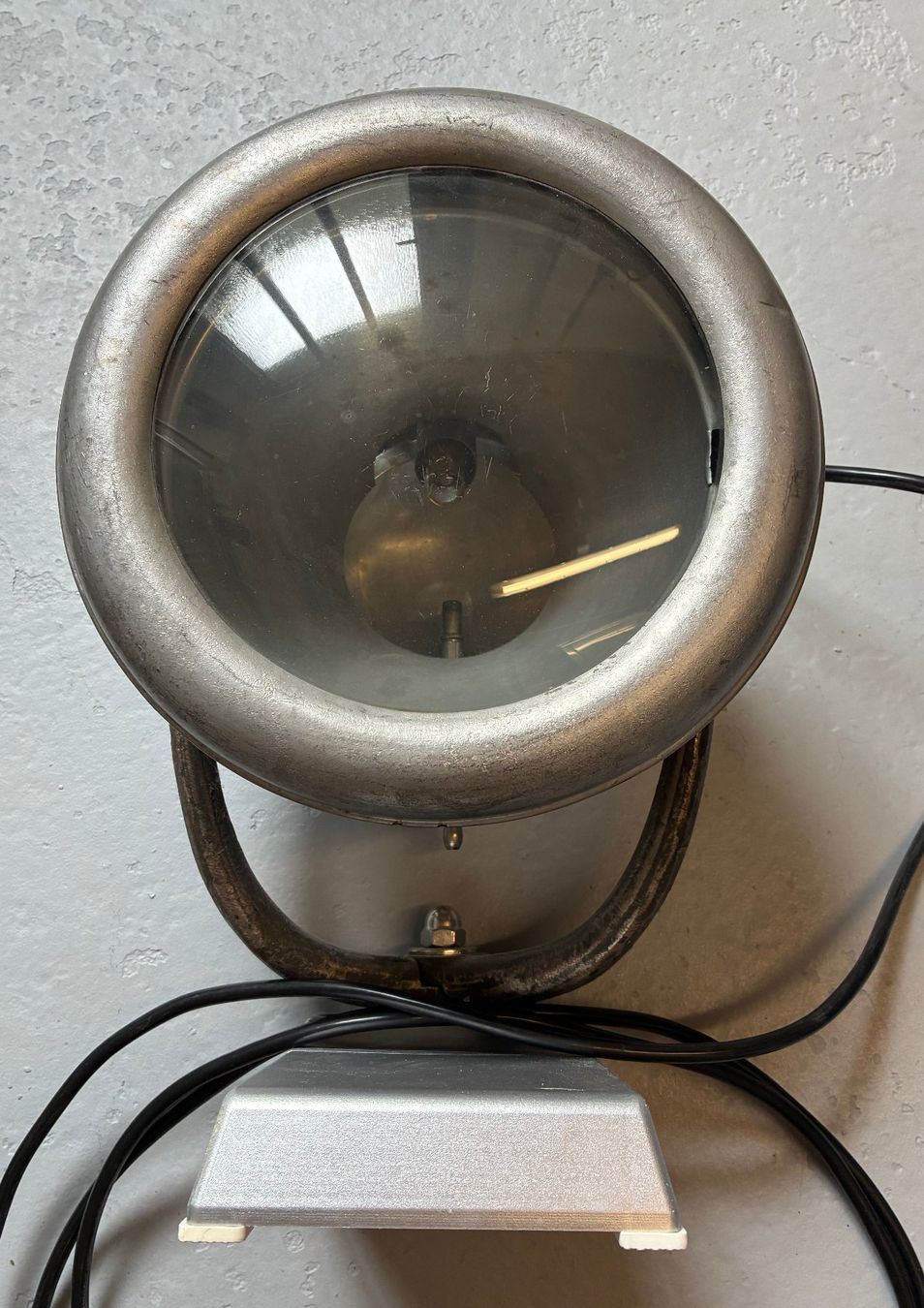 Lampen: Alte Industrielampe Metall Glas – Gebraucht aus Uznach von Kas-Fri 2