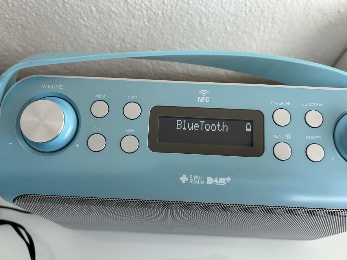 Lenco Radio: Lenco DAB+ / FM Radio mit Bluetooth – Usato da Frauenfeld venduto da berk39 2