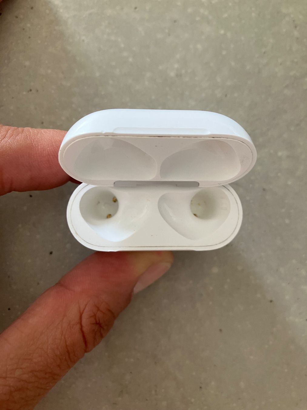 Apple Casques audio: APPLE AIRPODS 4 CASE ANC – D'occasion à Lausanne par mr.v 3