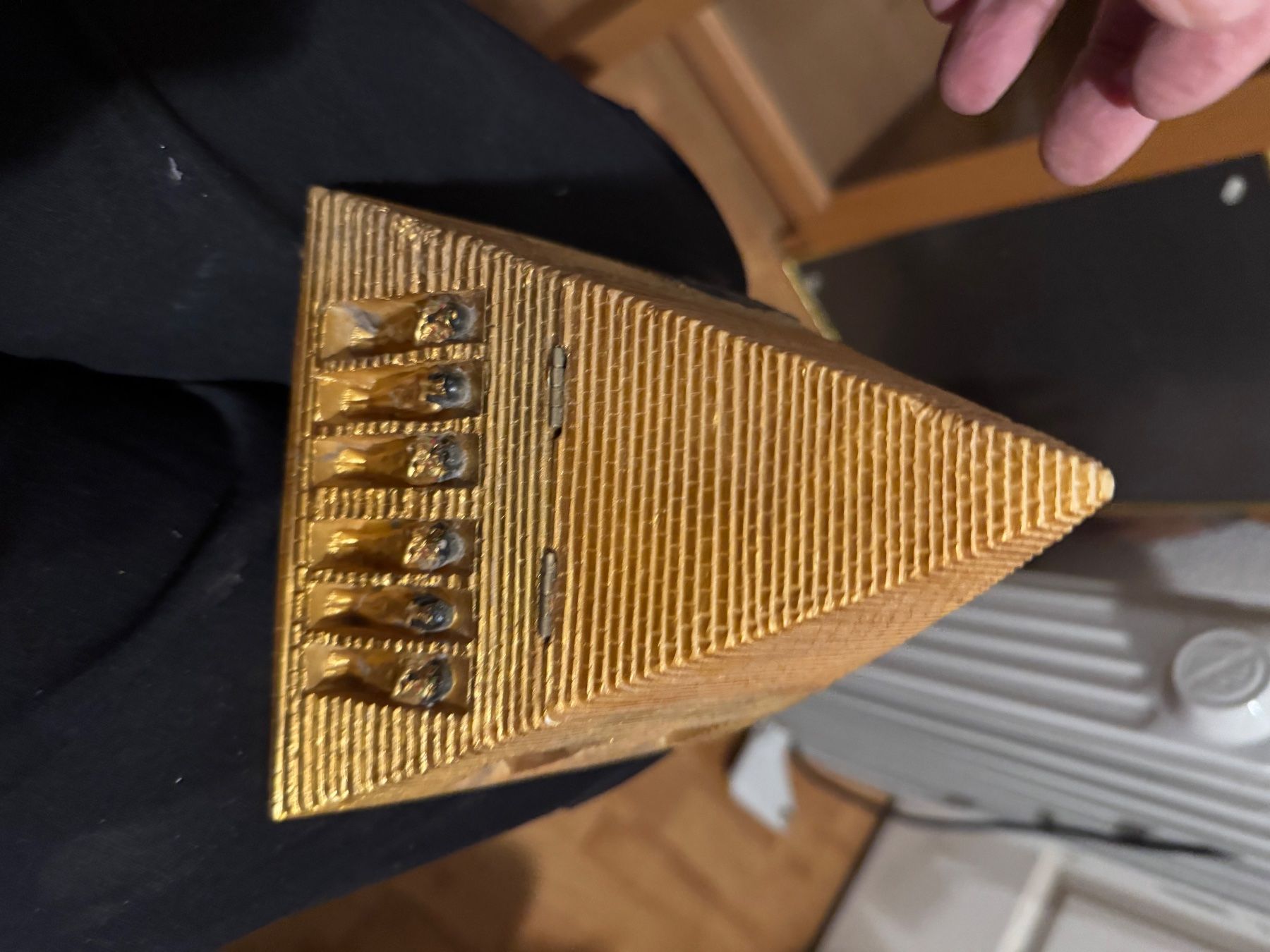 Tutte le decorazioni: Boîte bijoux Pyramide dorée style Égypte antique unique – Usato da Veyrier venduto da Kimedovapa_1