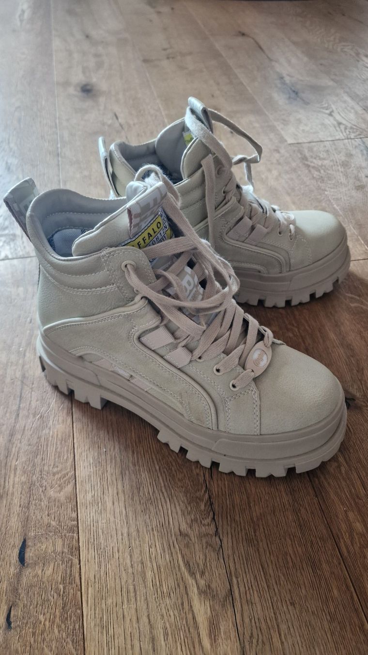 Buffalo Scarpe da donna: Sneaker Buffalo Damen – Usato da Alpnach Dorf venduto da Schanein