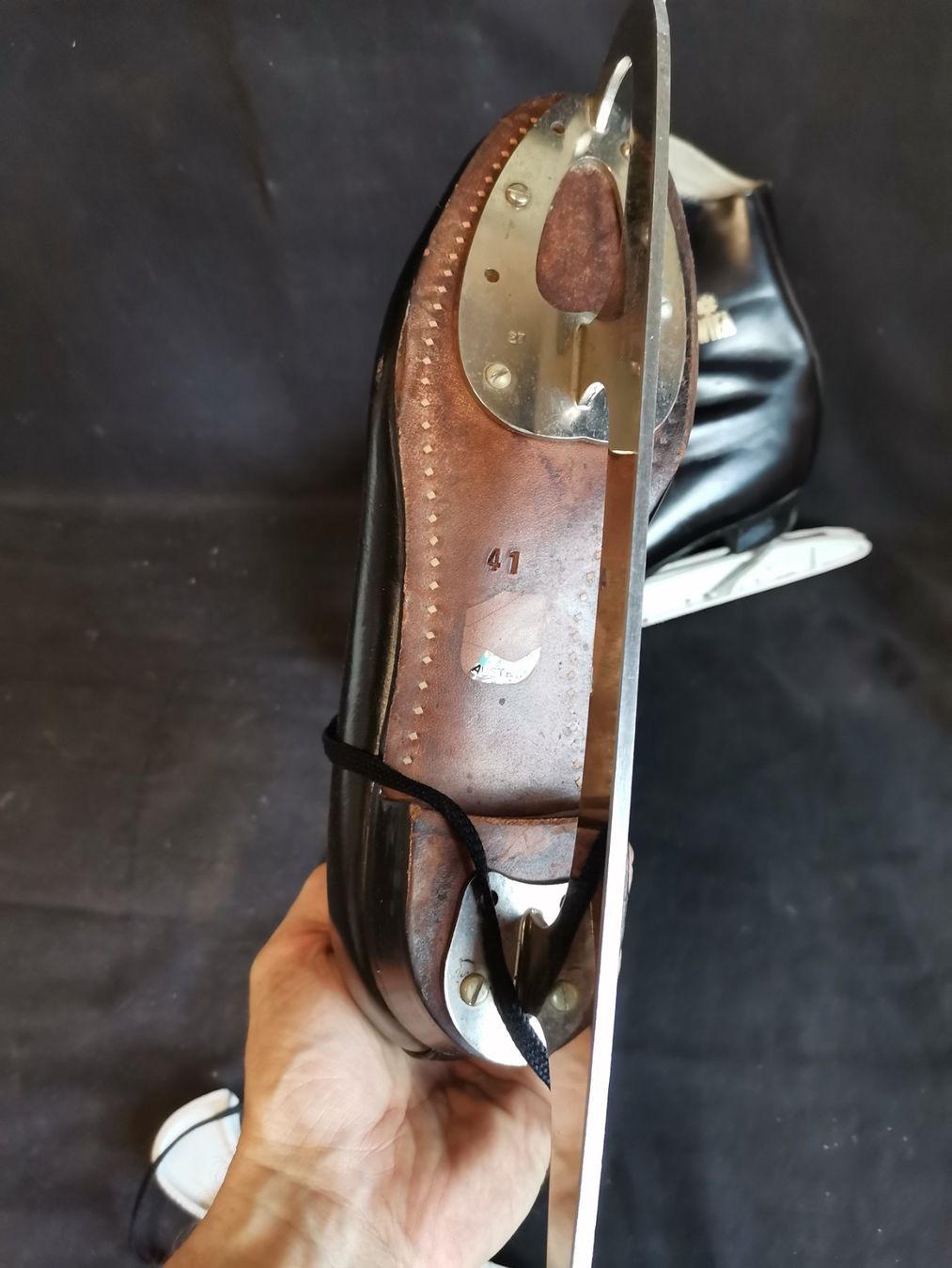 Pattini da ghiaccio: Wifa Eislaufschuhe, Vintage Eislaufschuhe, Schlittschuhe Led – Usato da Wiedlisbach venduto da materialkreislauf 4