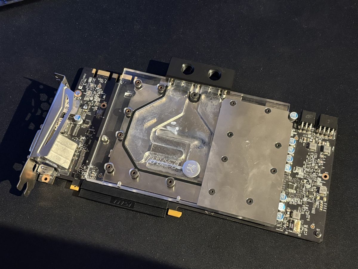 MSI Grafikkarten: MSI GTX 1080 Watercooled Ungetester ab 1.- – Defekt aus Allschwil von leo_lft5