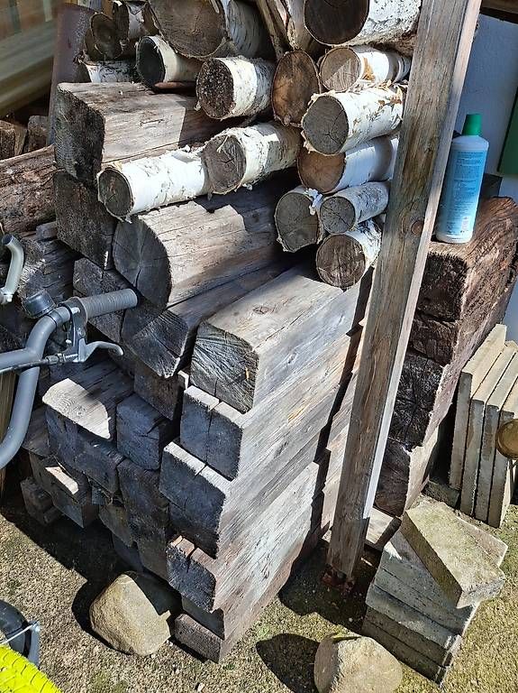 Articoli in legno: Altholz – Usato da Giswil venduto da Rduili
