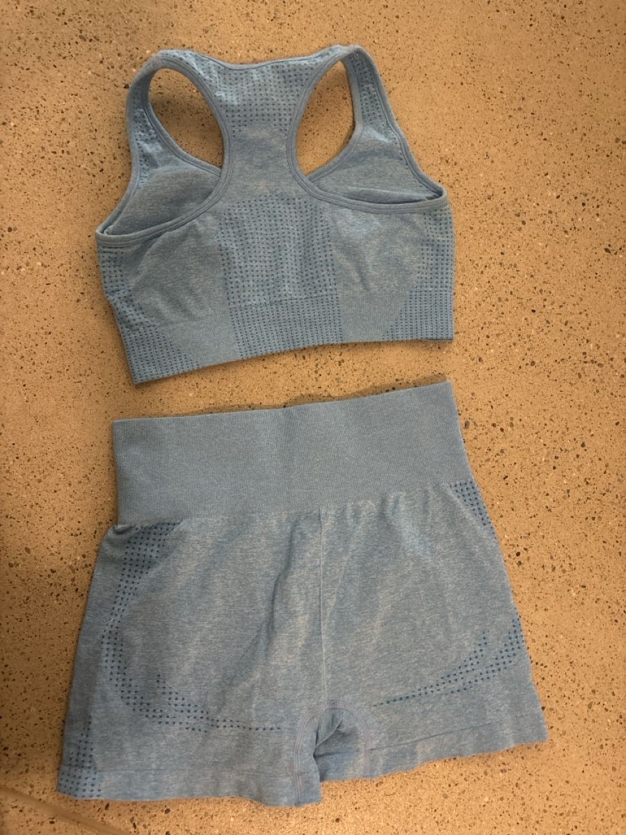 Lotti di vestiti: Peachy Passion Gymset , hellblau, Grösse M – Nuovo (secondo la descrizione) da Winterthur venduto da lin0a 1