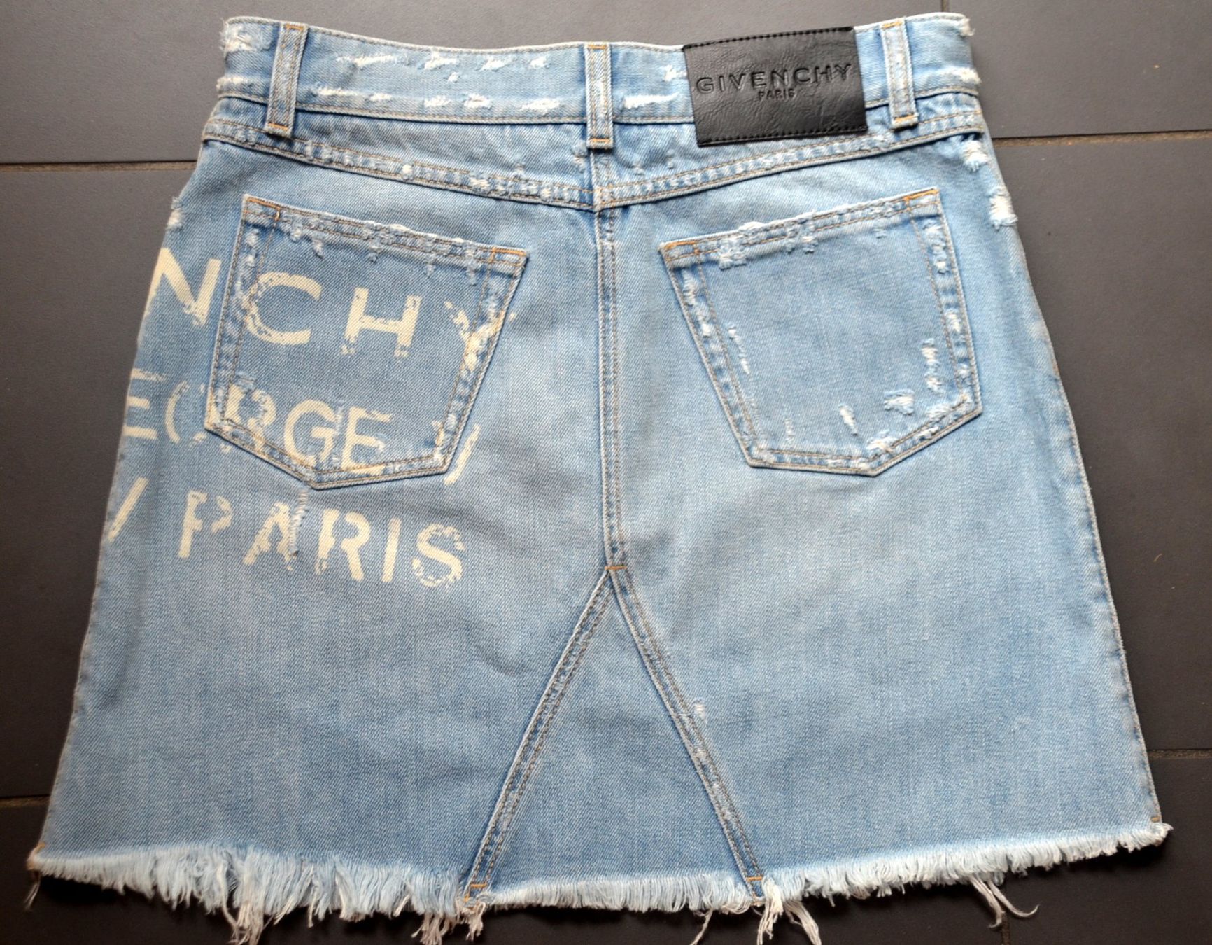 Givenchy Gonne: Givenchy Rock / jupe .38 – Usato da Collonges venduto da arashee 8