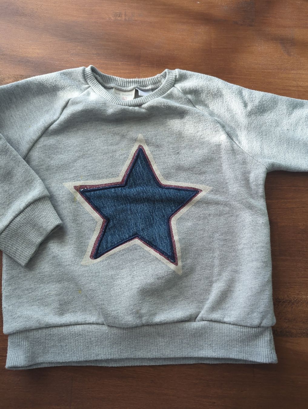 Zara Pullover & Sweatshirts: Pullover mit Stern-Applikation, Grösse 92 – Gebraucht aus Kyburg-Buchegg von zheer 1