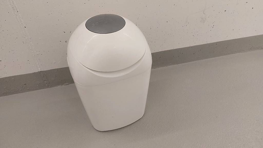 Secchi per pannolini & Pannolini: Sangenic Tec Windelentsorgungssystem Windeltwister – Usato da Zürich venduto da debusj