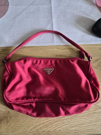 Borsa a mano Prada nylon rosso usato buone condizioni