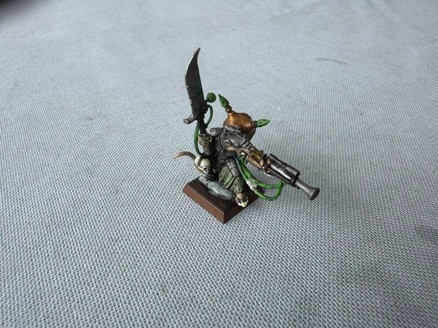 Kit di modellismo & Modellini statici: Warhammer - Tow - Skaven - Warlocktechniker - Pro bemalt – Usato da Biberstein venduto da Lou13lou 1