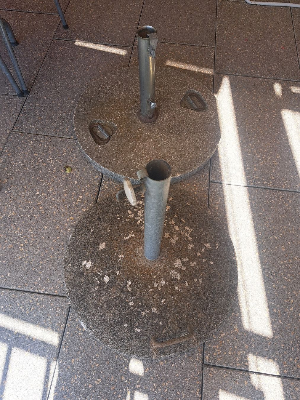 Glatz Sonstiges: 2 socles à Parasol – Gebraucht aus Zollikerberg von ren_q7gc 2