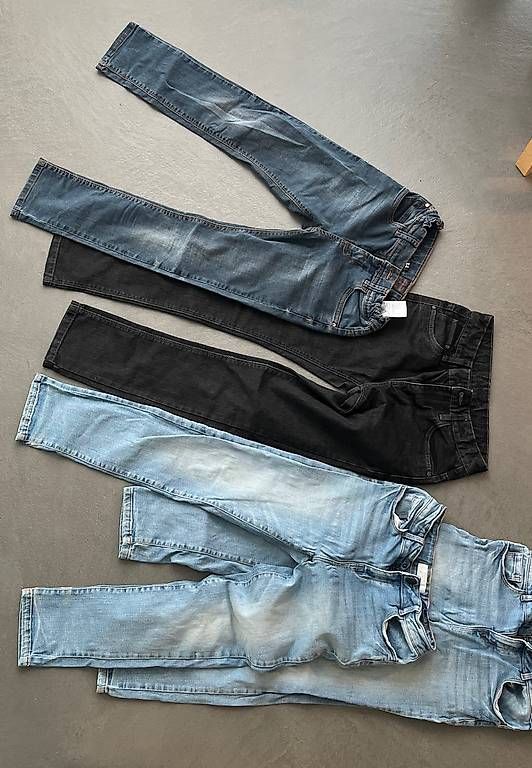 Pantaloni: Jeans Gr. 146 – Usato da Uetikon am See venduto da kun_6knp