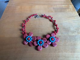 Halscollier, Blumen, Handarbeit, rote Steine & Türkis