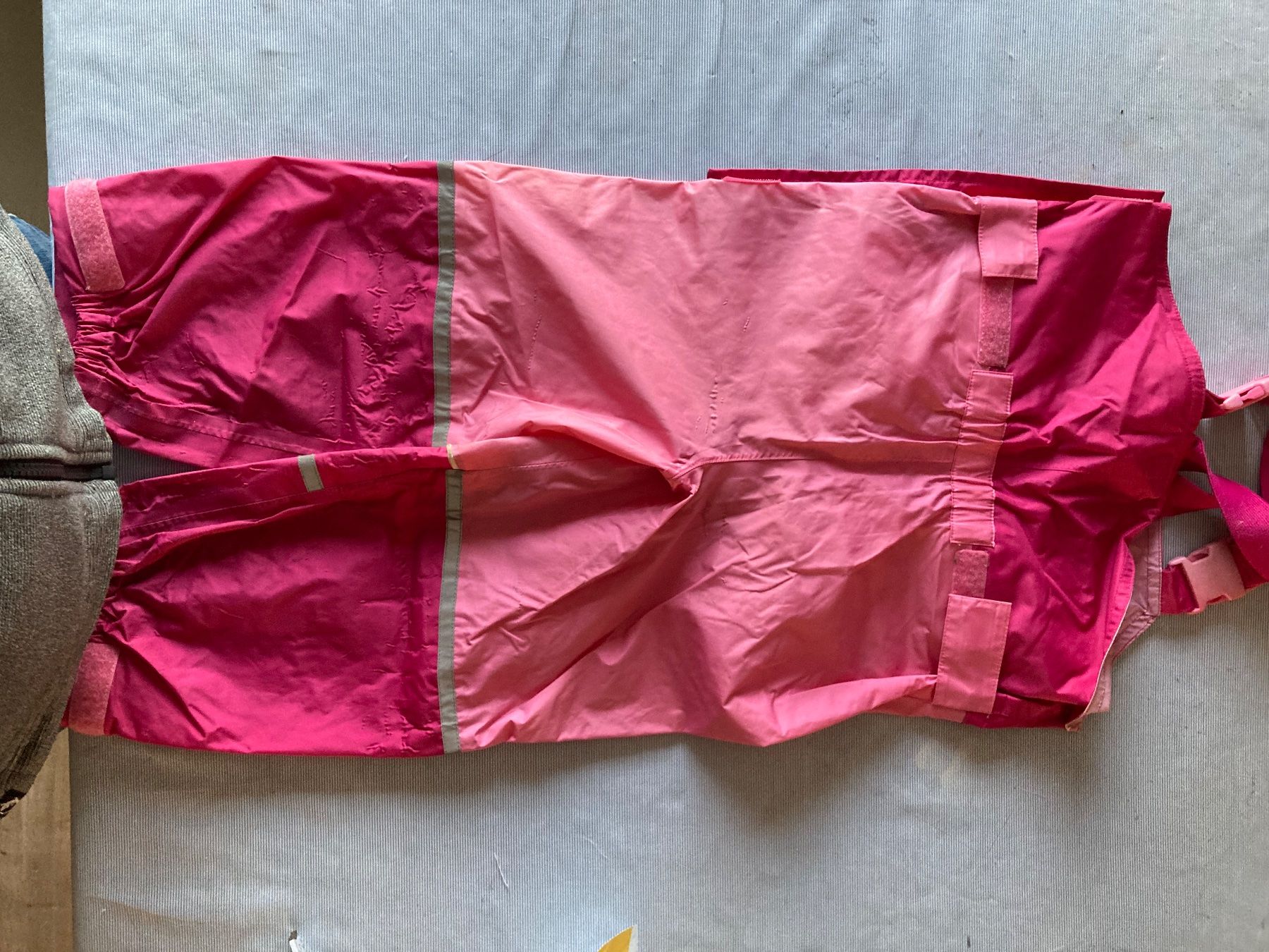 Pantaloni: Regenhose – Usato da Roggwil BE venduto da Meyerbarbara