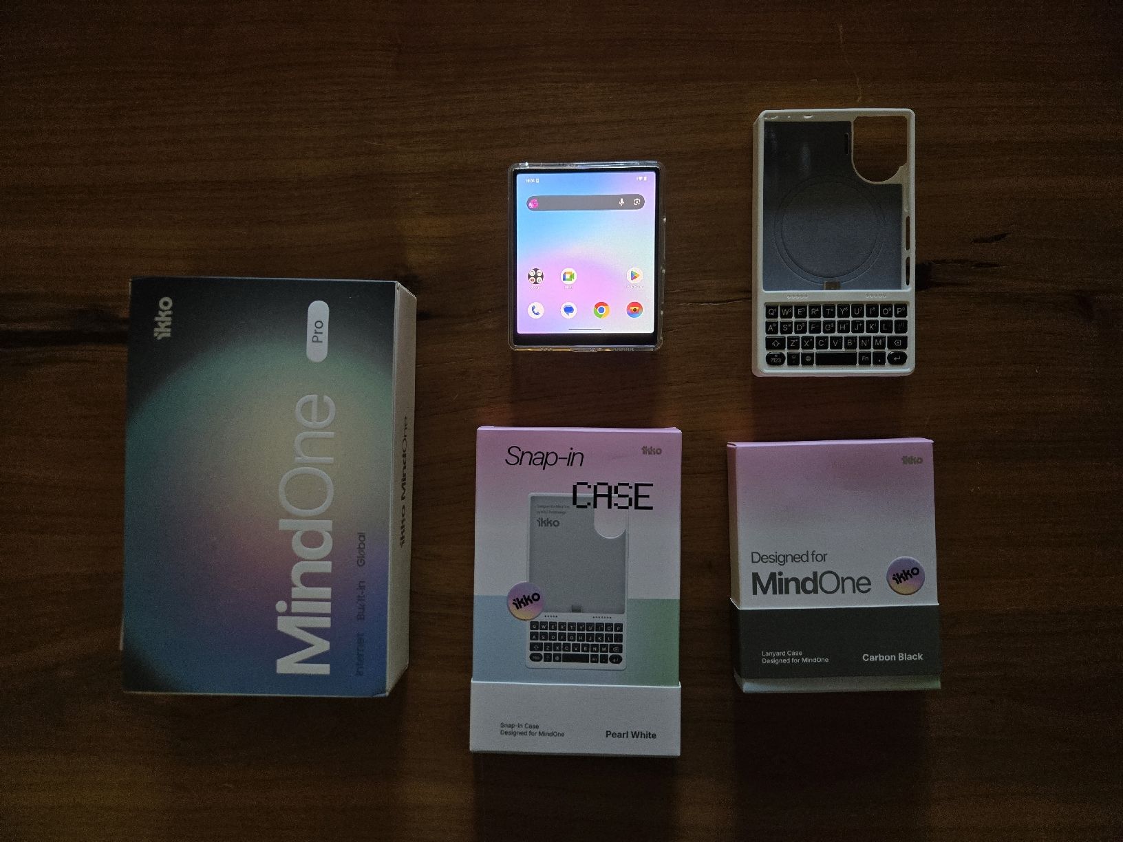 Portables: Ikko MindOne - 4 Zoll OLED Smartphone mit Keyboard Case – Neuf (Voir description) à St. Gallen par SiiirJohn