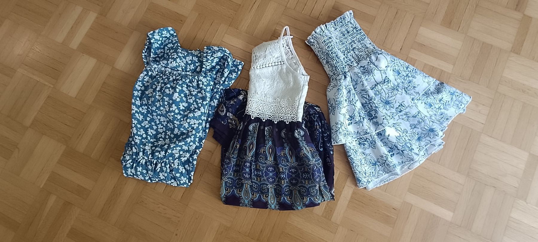 Lotti & Set di vestiti: Sommerkleider, 3 Stk – Usato da Zürich venduto da rahelia 3