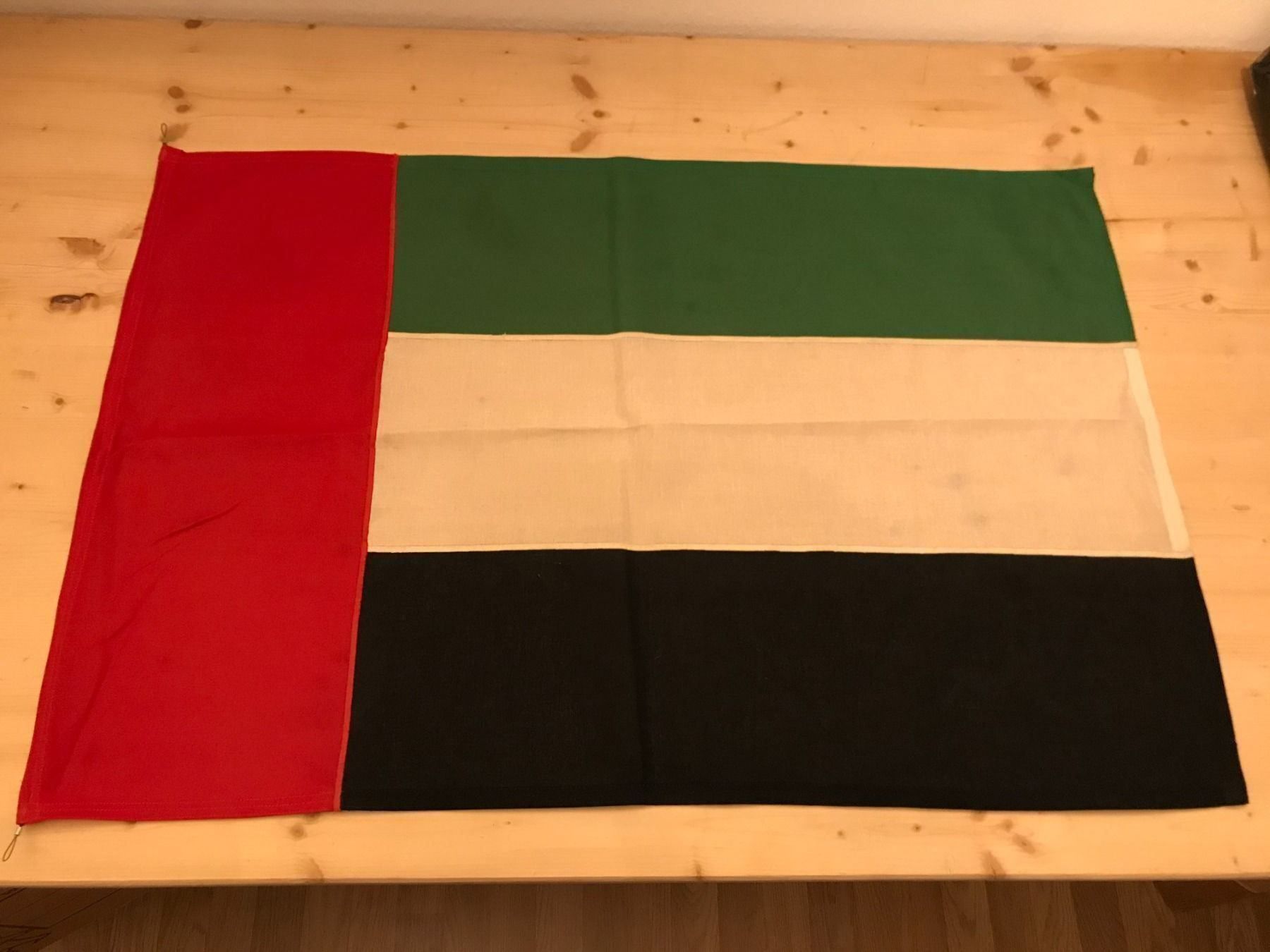 Bandiere: Arabische Emiraten Flagge – Usato da Obergoldbach venduto da bstailslide