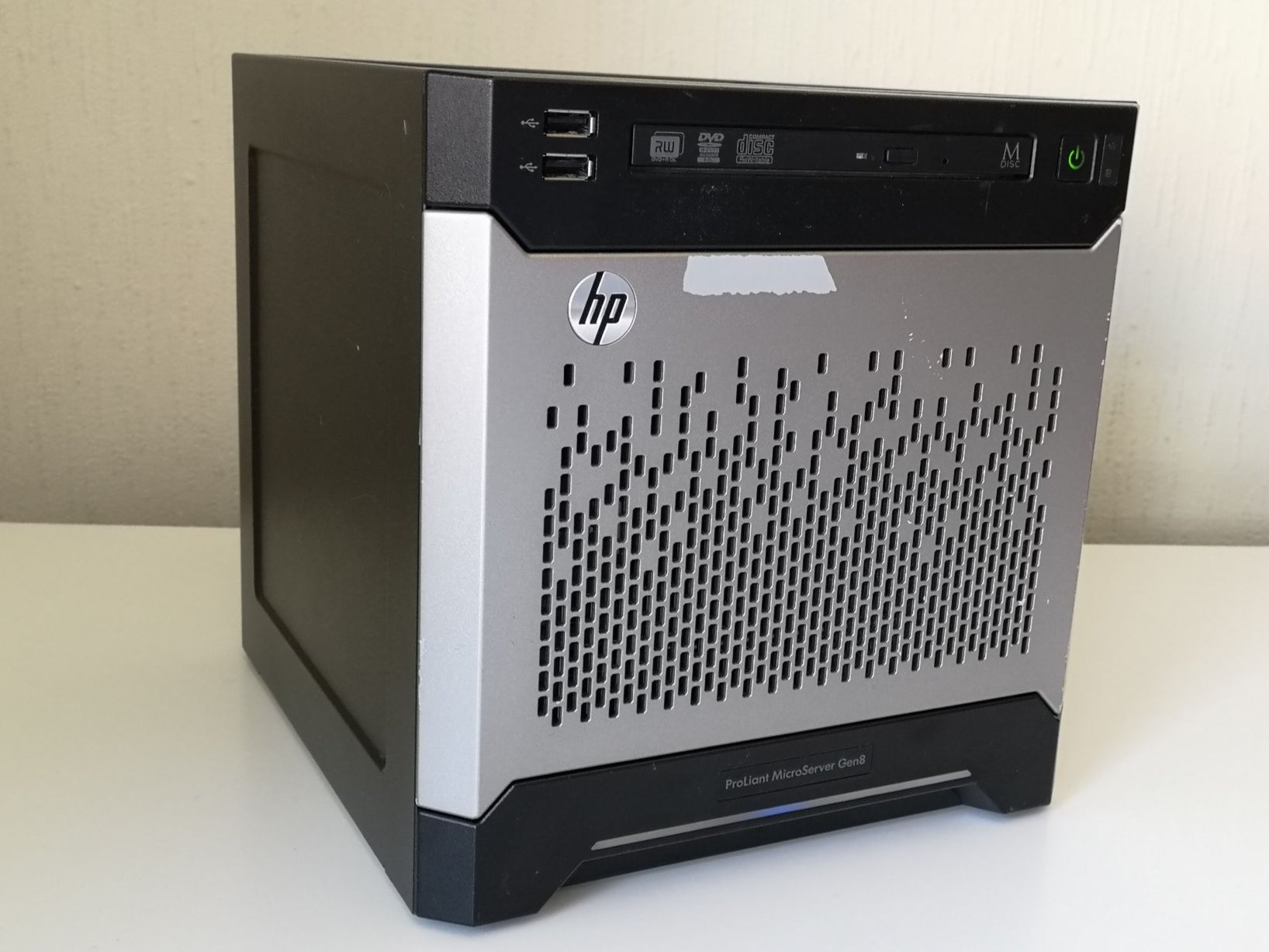Hewlett Packard Server: HP ProLiant MicroServer Gen8 16GB – Gebraucht aus Lausanne von Conradind
