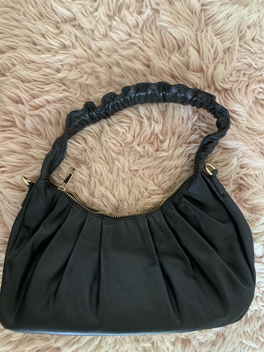 Sacs femmes: Echtleder kleine schwarze tasche – D'occasion à Zürich par Nikuska32