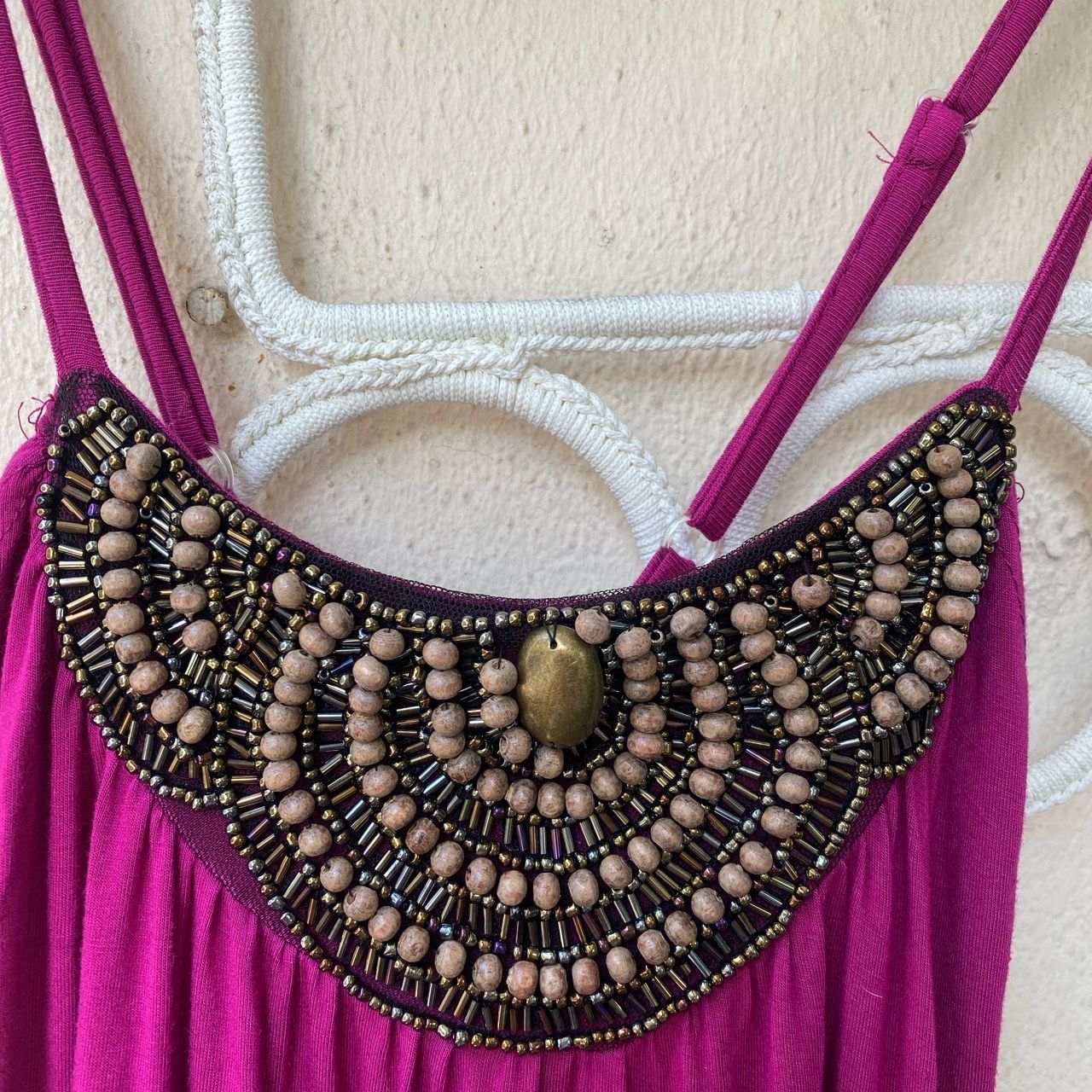 Vestiti: Robe longue rose ornée de perles et sequins Taille M – Usato da Genève venduto da lejardindesvetements 2