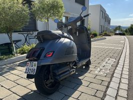 Vespa 300 GTS Super Sport