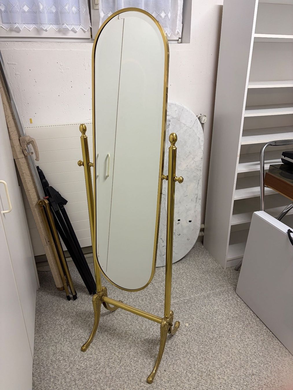 Spiegel: Eleganter Standspiegel Messing oval Vintage – Gebraucht aus Hausen AG von Havs