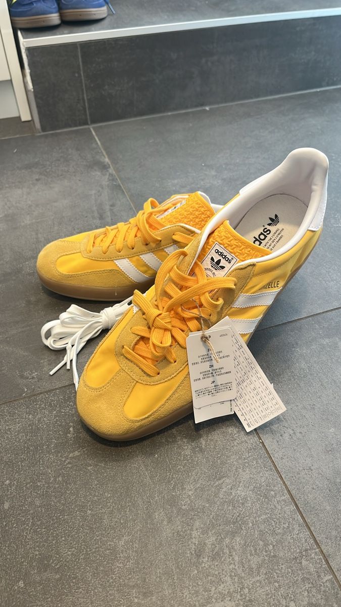 Adidas Scarpe da uomo: Adidas Gazelle jaune, pointure 45 – Nuovo e nell'imballaggio originale da BREMBLENS venduto da Lafoudre