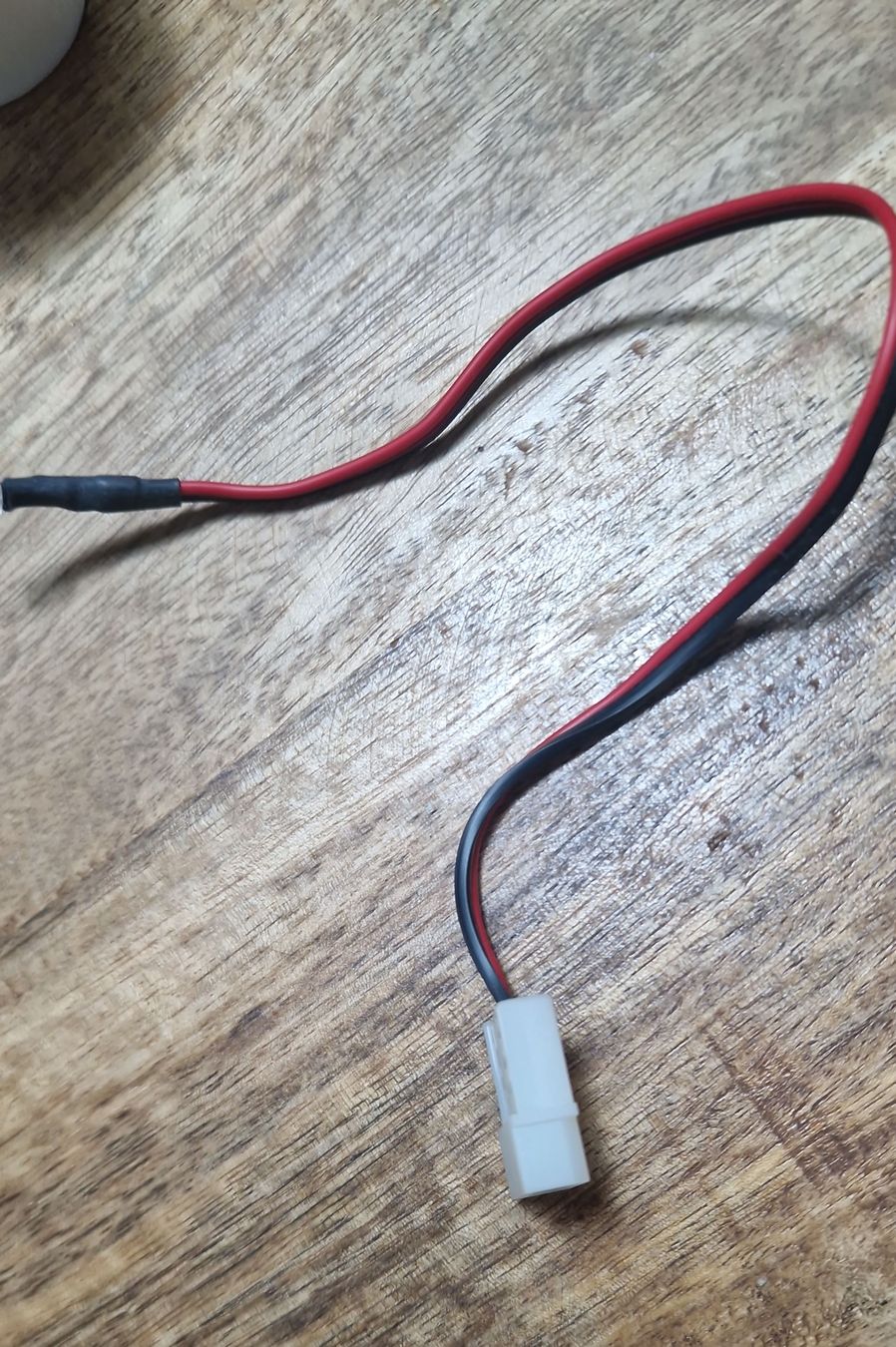 Câbles: LED Switch Cable with Connector, Acceptable Condition – D'occasion à Niedergösgen par shpenko 1