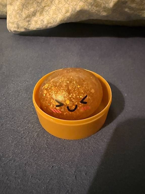 Spielzeuge: dumpling squishy Gold – Neu und originalverpackt aus Wettingen von xen_t6v6 1