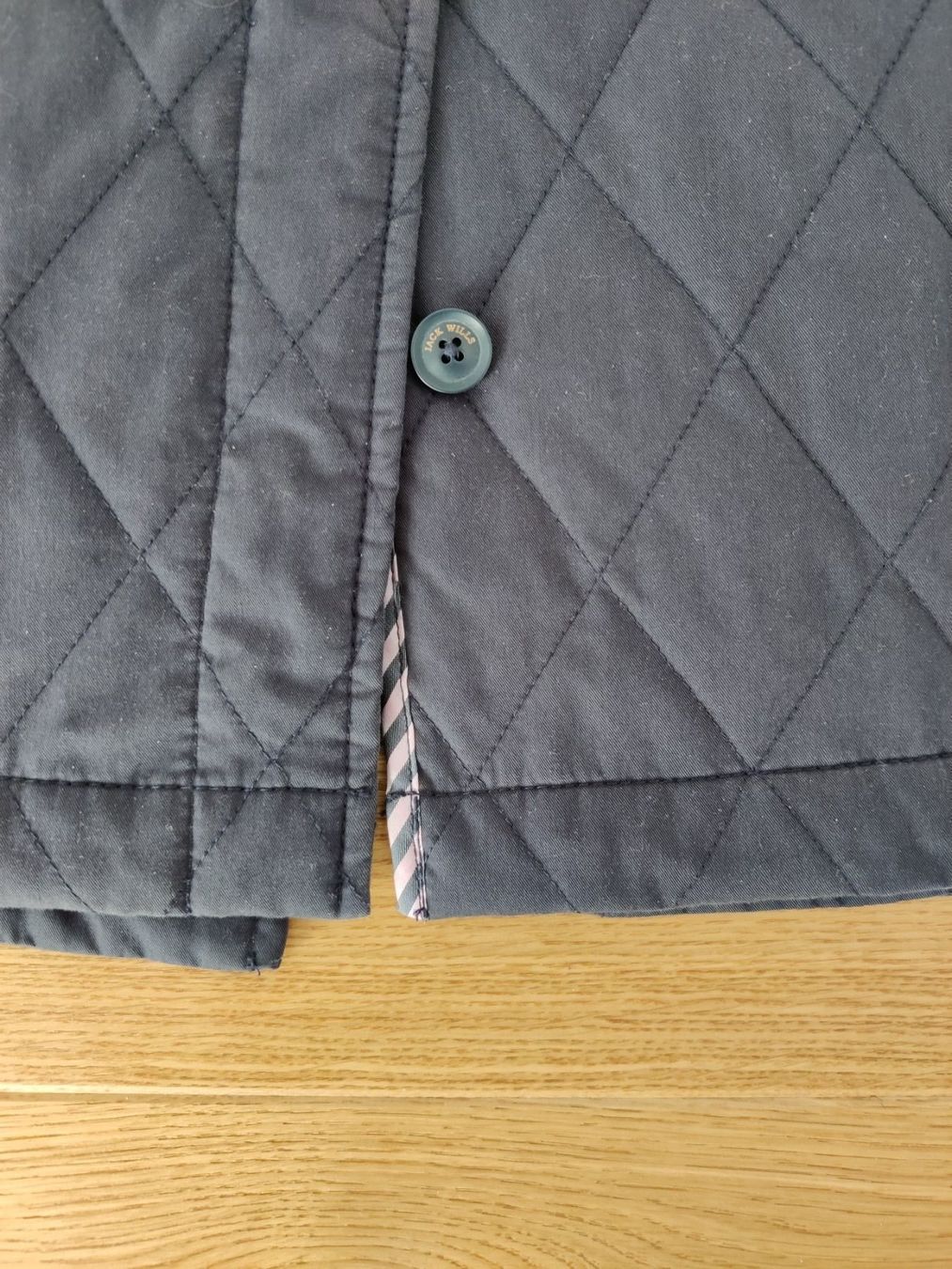 Vestes: Jacke – D'occasion à Basel par vel_w2tr 4