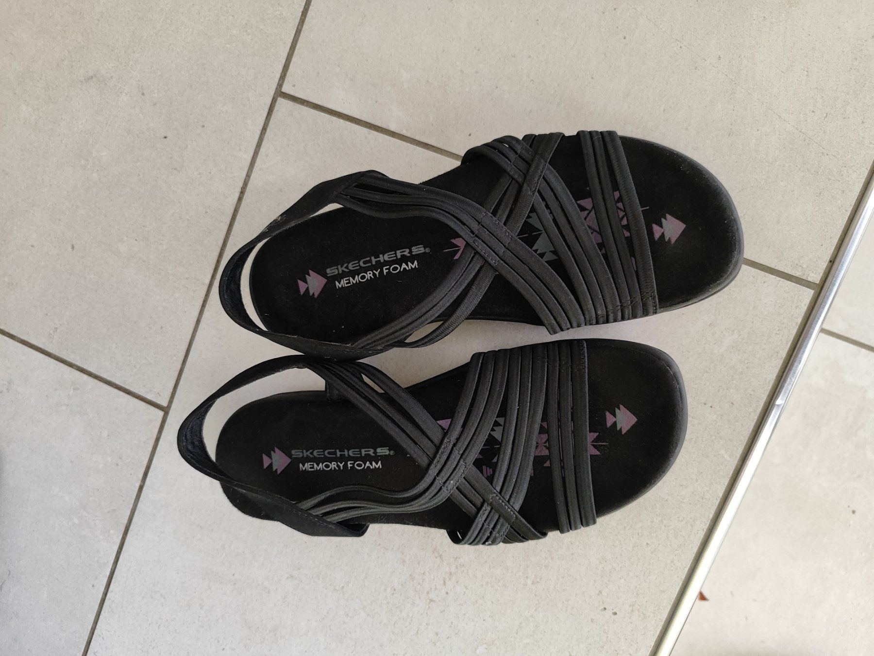 Skechers Scarpe da donna: Neue Sandalen Skechers Gr. 37 – Nuovo (secondo la descrizione) da Seon venduto da Mandes1 1