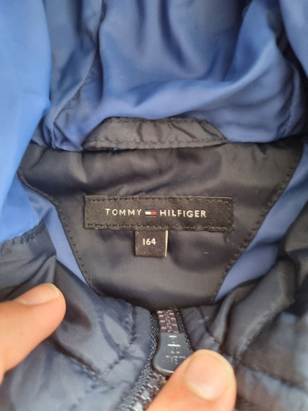 Altro abbigliamento per bambino: Gilet tommy hilfiger – Usato da Romanshorn venduto da Stedy7 2