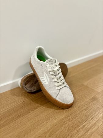 Cariuma Salvas Schuhe EU 44