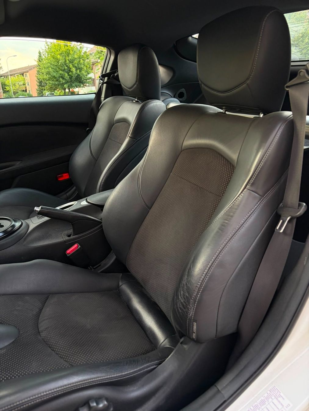 Nissan Automobili: Nissan 370z Pack Automatic – Usato da Oberuzwil venduto da pas_g2t8 7