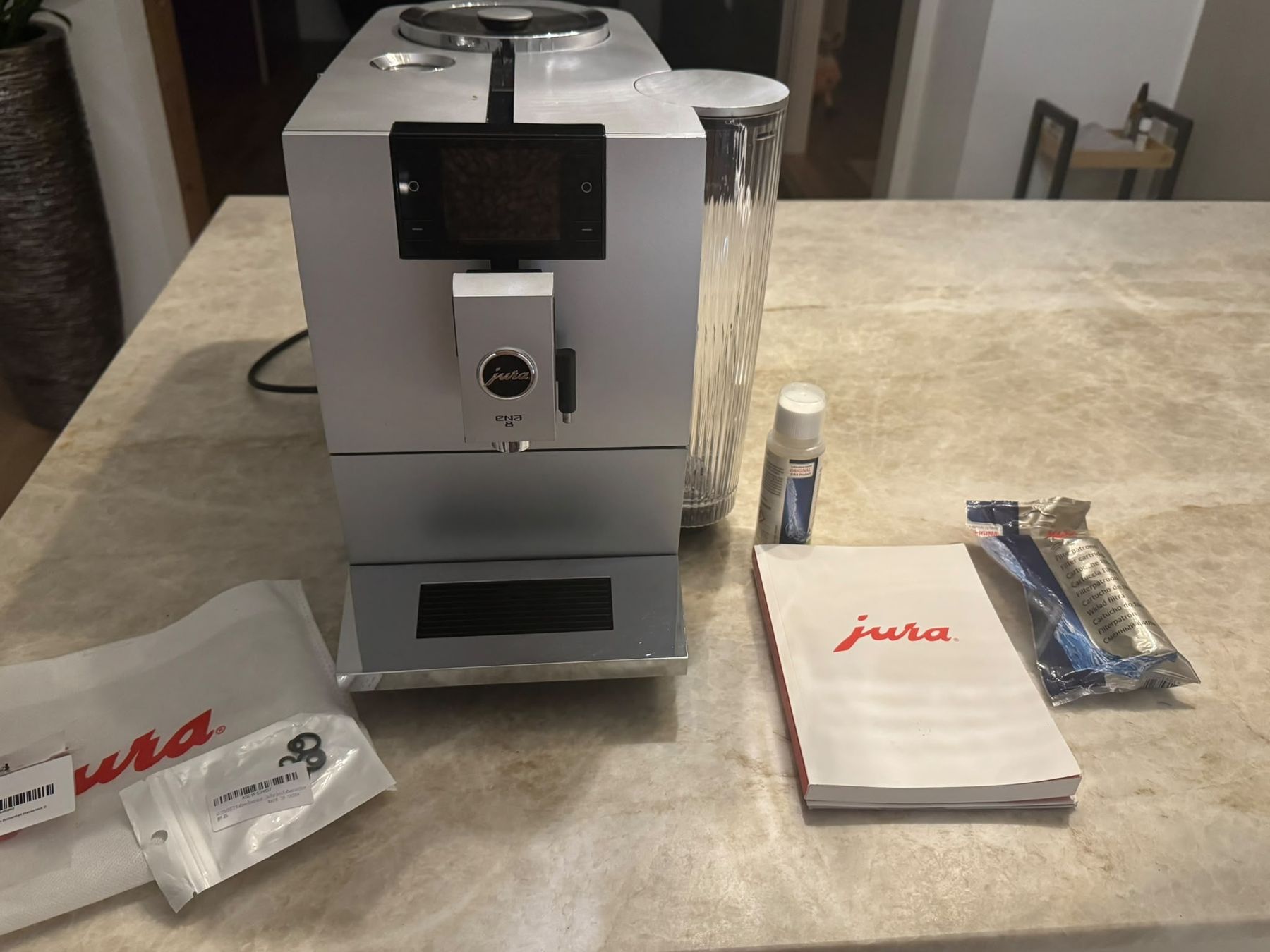 Jura Macchine per caffè & Macchine per espresso: Jura ENA 8 Kaffeevollautomat – Usato da Aathal-Seegräben venduto da 911rs
