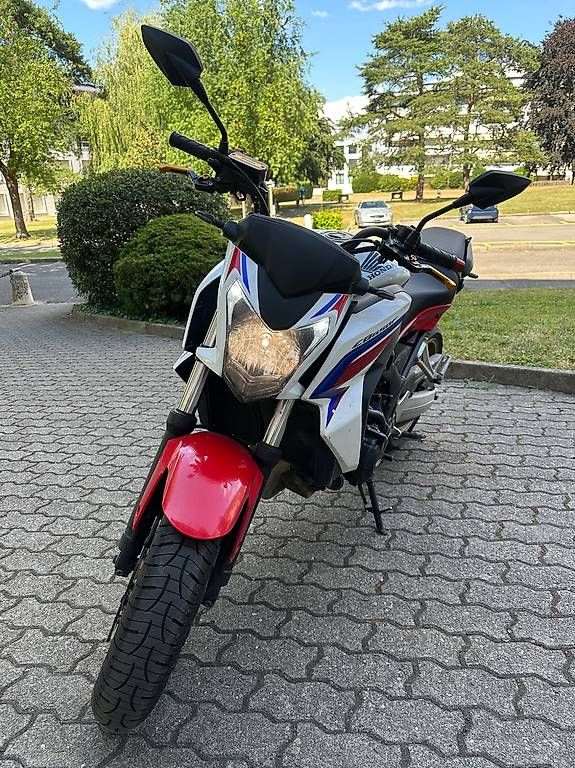 Route: Honda CB650 F – D'occasion à GENÈVE par Davina-Seema 2