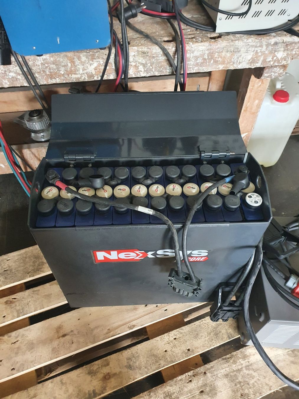 Akkus: Staplerbatterie Gelbatterie – Gebraucht aus St. Margrethen von cauchois.1