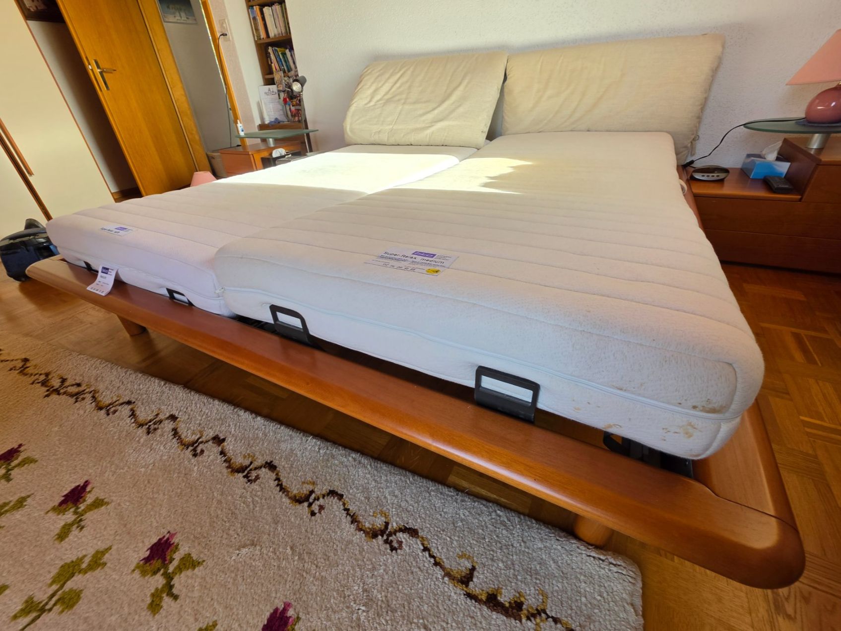 Pfister Letti: Lit double avec sommier et matelas – Usato da St-Blaise venduto da Tsvcb 1