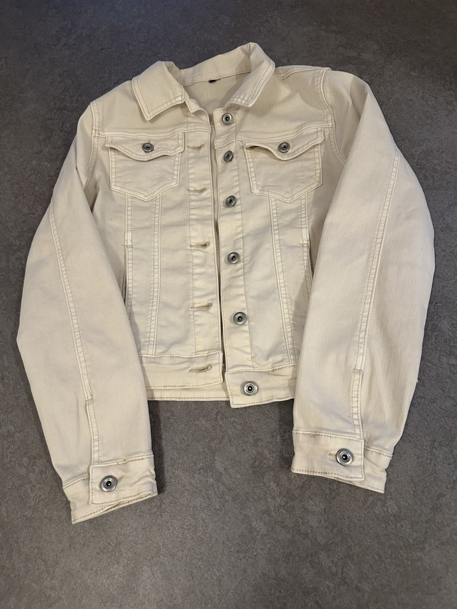 Jacken: Jeansjacke  – Neu (gemäss Beschreibung) aus Aesch BL von Garfield2191