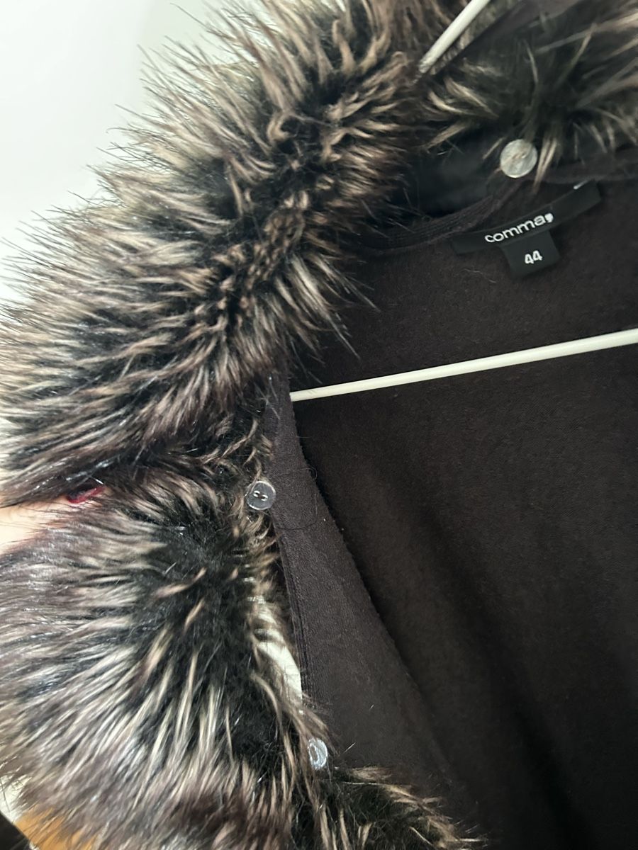 Giacche: Strickjacke mit Pelzkragen, Grösse 44 – Usato da Uster venduto da alin13e 5