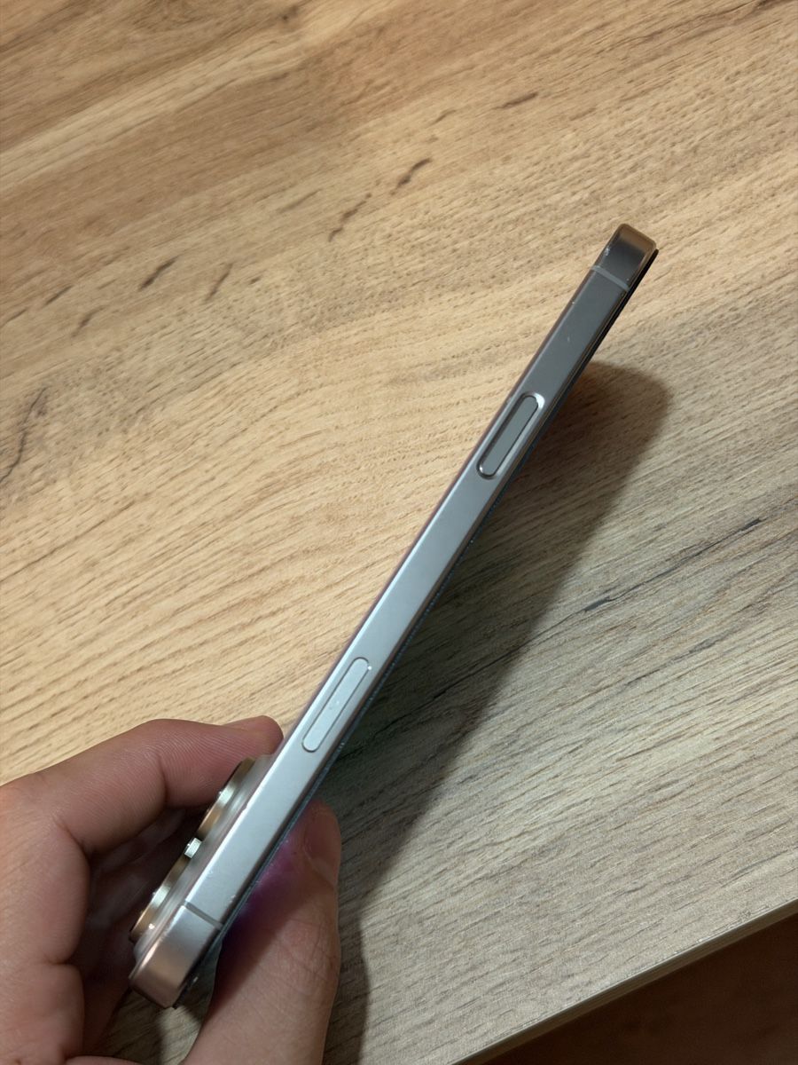 Apple Handys / Smartphones: iPhone 16 Pro Max, Natural Titanium, 256GB – Gebraucht aus Zürich von Salvatore1999 3