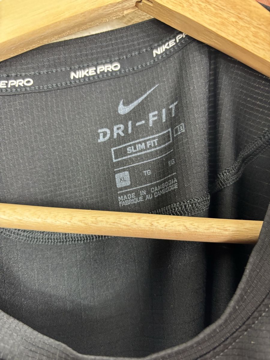 Nike T-shirts: Nike Sportshirt – D'occasion à Solothurn par skillsine 2