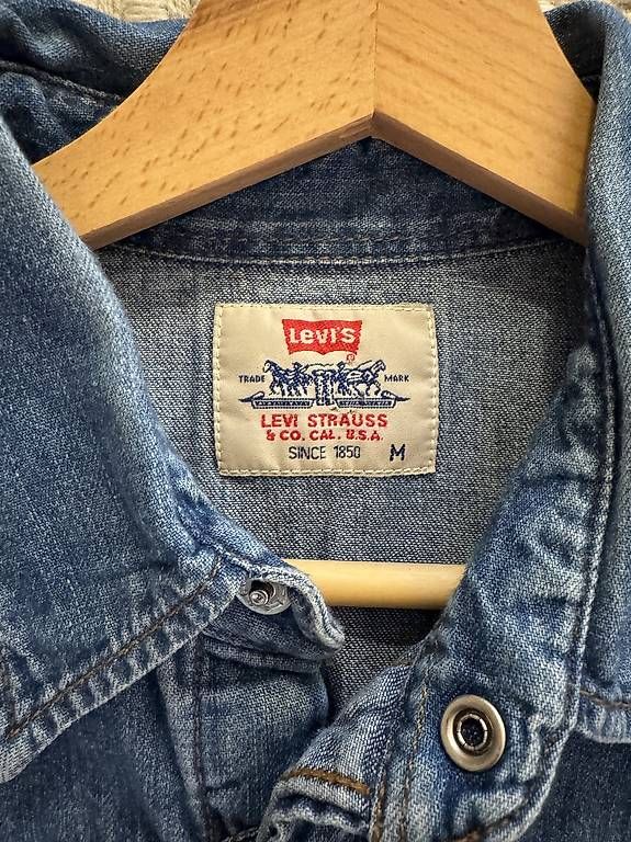 Camicie: Levi's Denim Hemd  – Usato da Derendingen venduto da att_9kys 2