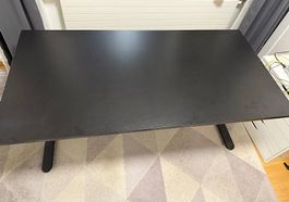 Höhenverstellbarer Schreibtisch schwarz 160x80 (defekt)