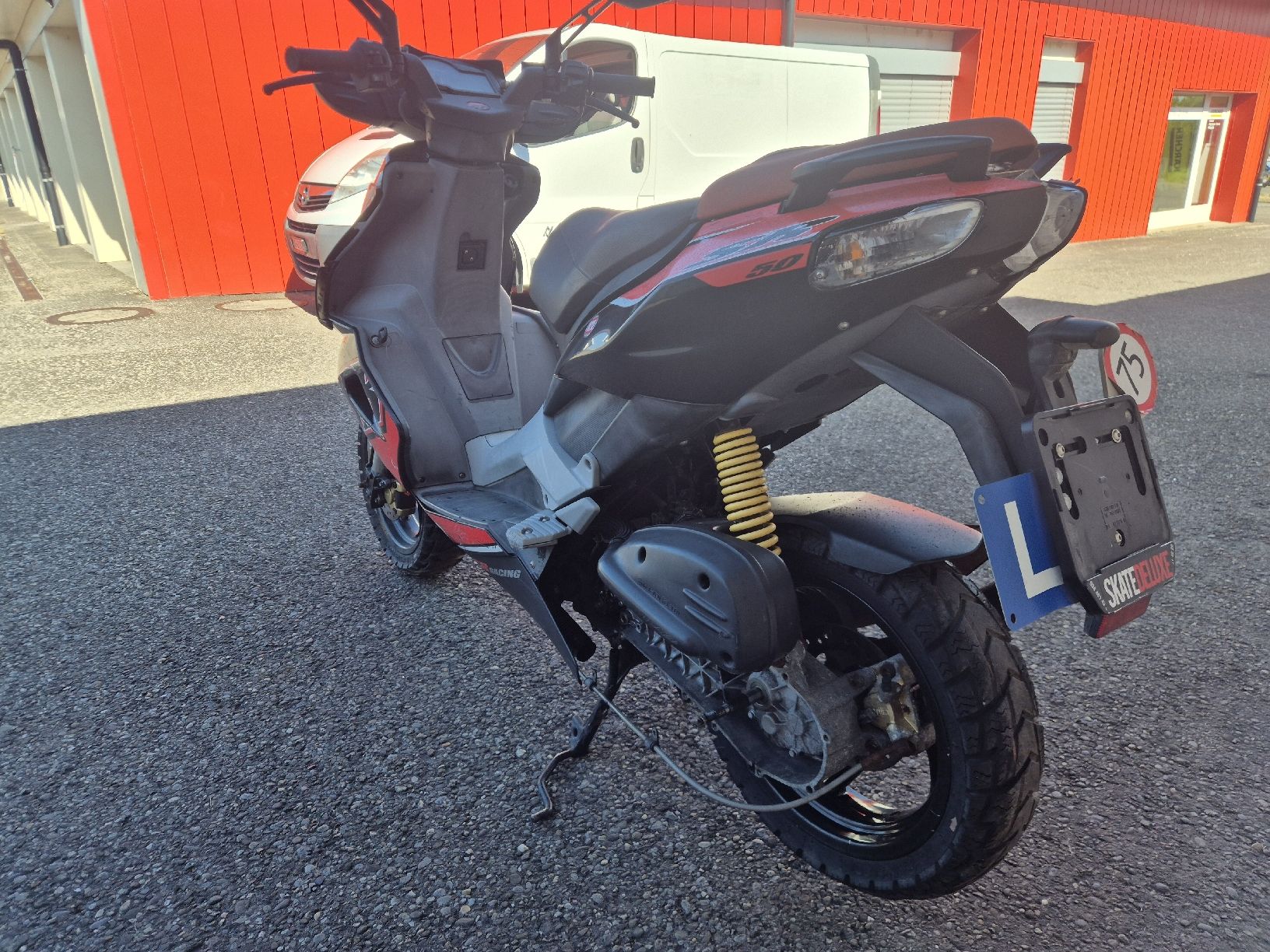Aprilia Scooters: Aprilia SR50 – Defekt aus Grenchen von Supermotto 3