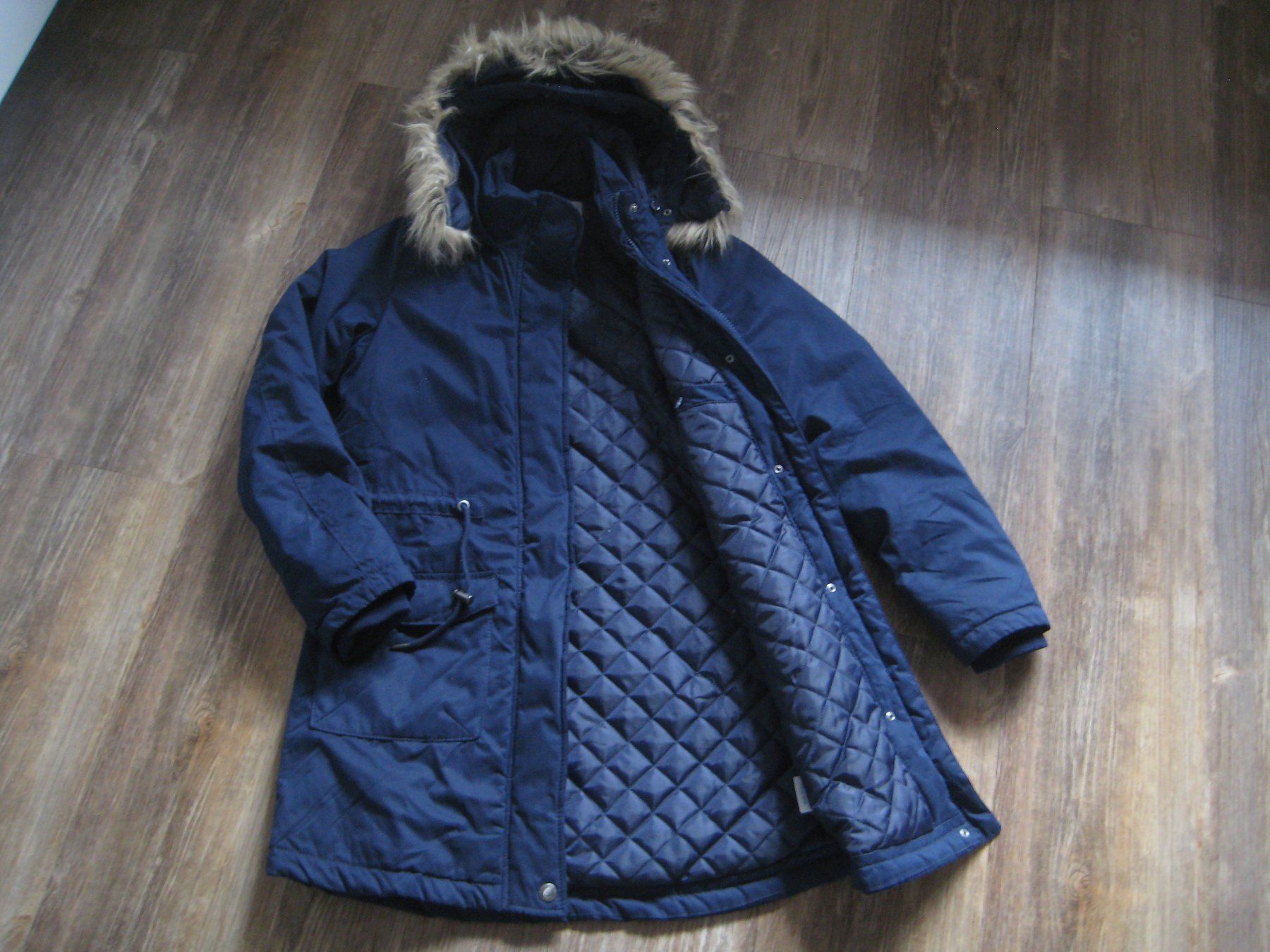 Cappotti: Wintermantel-/Jacke  (NEU) – Nuovo (secondo la descrizione) da Ernetschwil venduto da Airboom